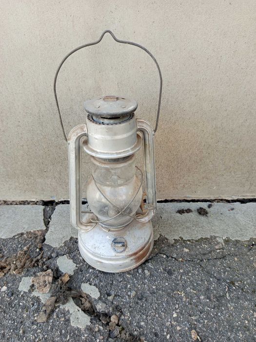 Продам переносну керосинову лампу