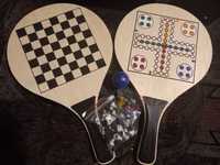 Gra 3w1: ping-pong, chińczyk i szachy