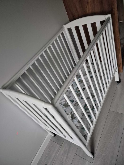 Łóżeczko dziecięce 50x100 cm białe + materac – stan bardzo dobry