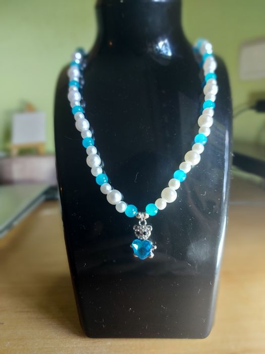 Naszyjnik ręcznie robiony z misiem