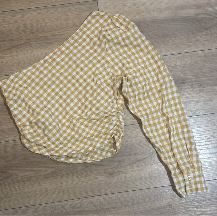 Urban Threads Żółta kratka, krótki top na jedno ramię rozmiar s