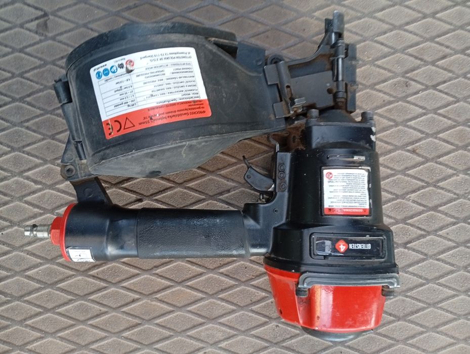 Пневматический пистолет для гвоздей