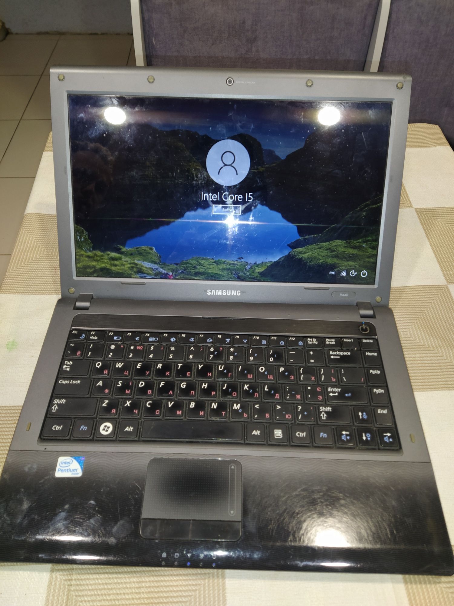 Ноутбук Samsung R440(с хорошим АКБ)