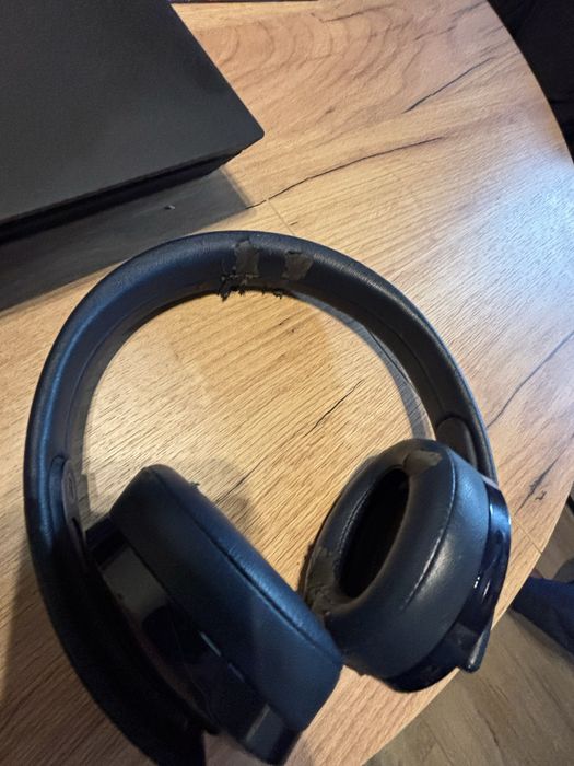 Playstation 4 Pro 1TB i sluchawki ps4 500 milion limited edution gold