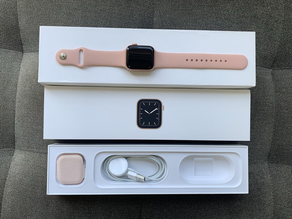 Оригінальні apple watch series 5 40  rose gold