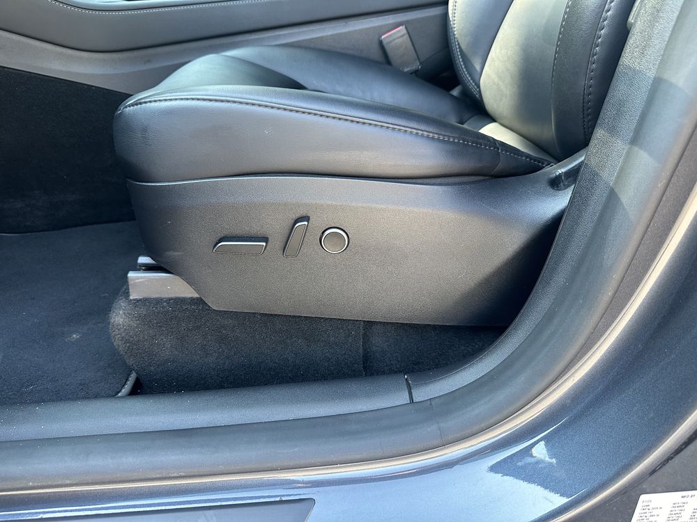 Tesla model Y 2023 Long Range Dual Motor