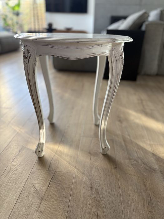 Stoliczek w stylu Ludwika