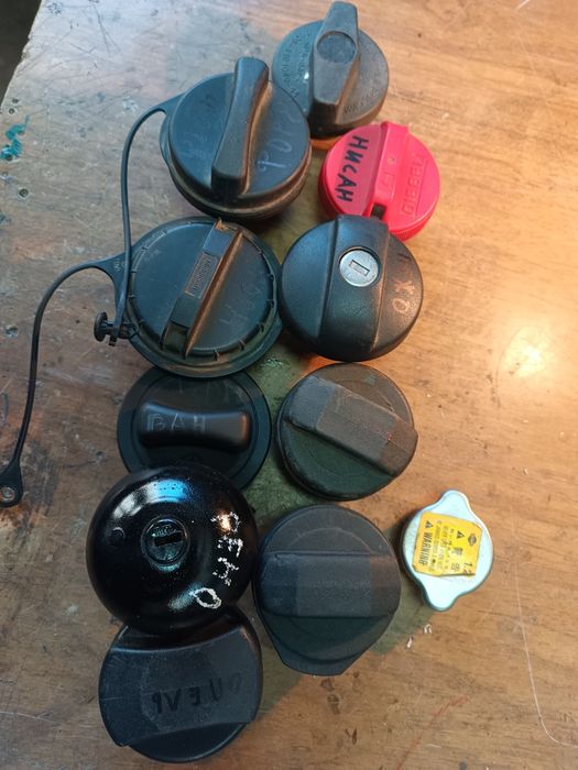 Кришки бензобака