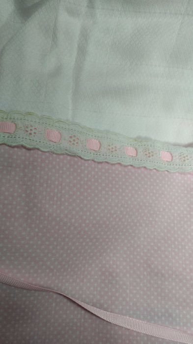 Fralda de bebê  100% algodão decorada com tecido e bordado e babete