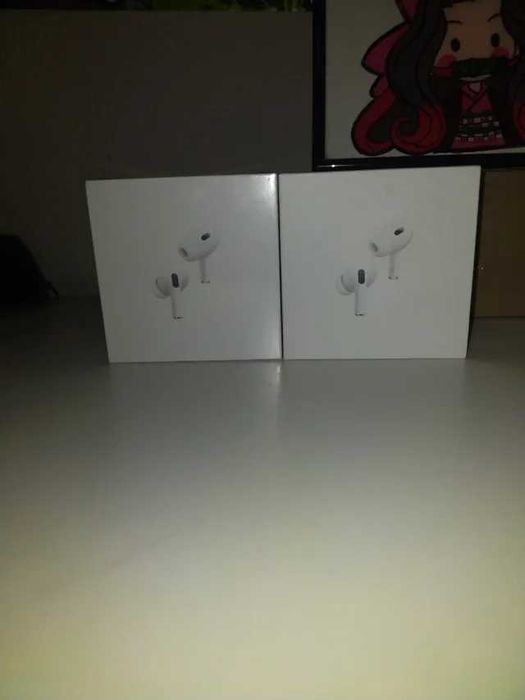 Białe słuchawki AirPods Pro2