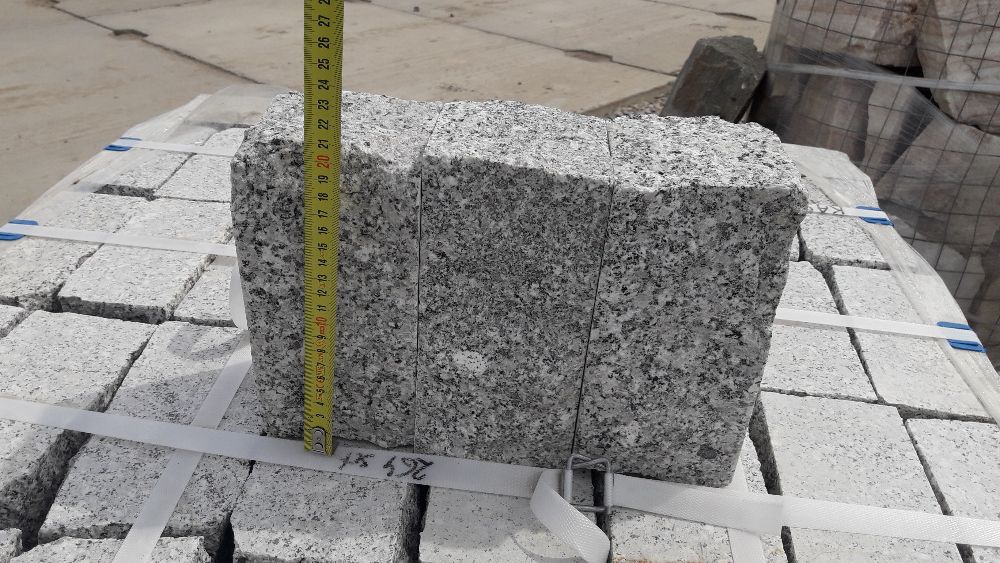 Palisada Granitowa Cięto ŁUPANA 10x10x20 cm Granit kostka Kamień