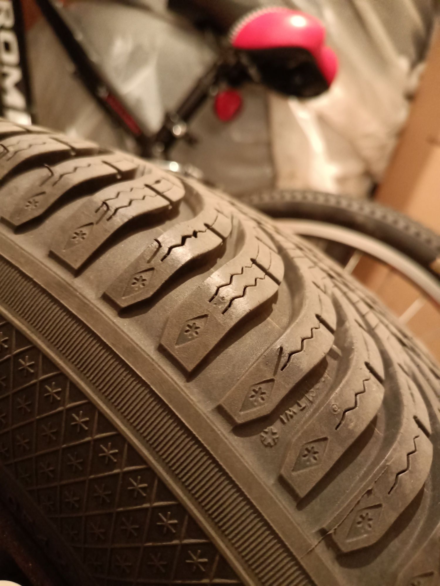 Koła 205/55 R16 felgi stalowe+opony zimowe 2021r.+kołpaki+nakretki