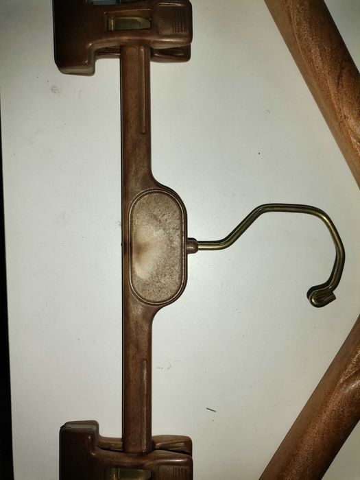 Cabides imitação de madeira