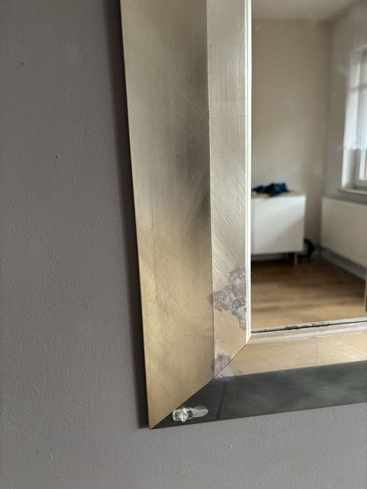 Duże lustro w srebrnej ramie (srebrny szczotkowany)