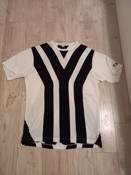 Продам футболку Y-3 Adidas