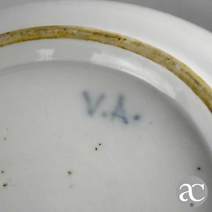 Taça de pingos em porcelana Vista Alegre, séc. XIX