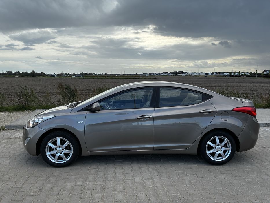 Hyundai Elantra 1.6 benz