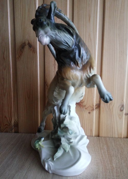 Антикварная статуэтка Горный козел с ящерицей. Германия, Karl Ens