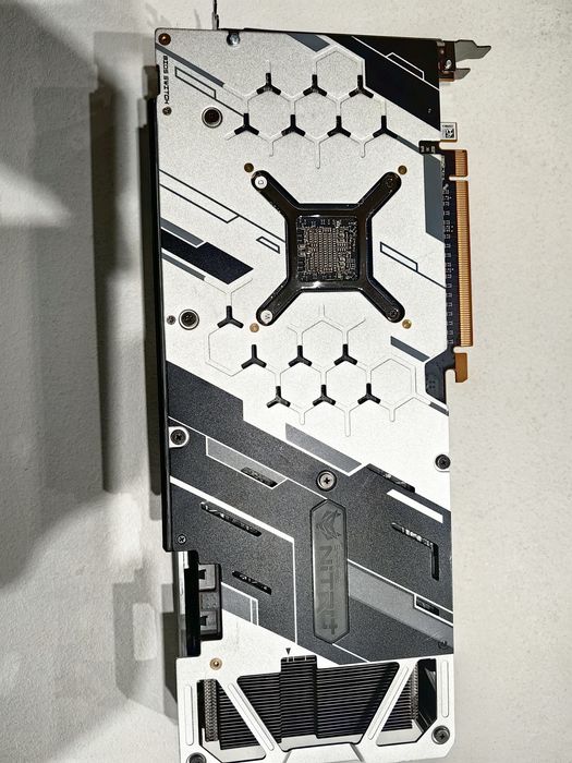 Sapphire Radeon RX 5700 XT NITRO+