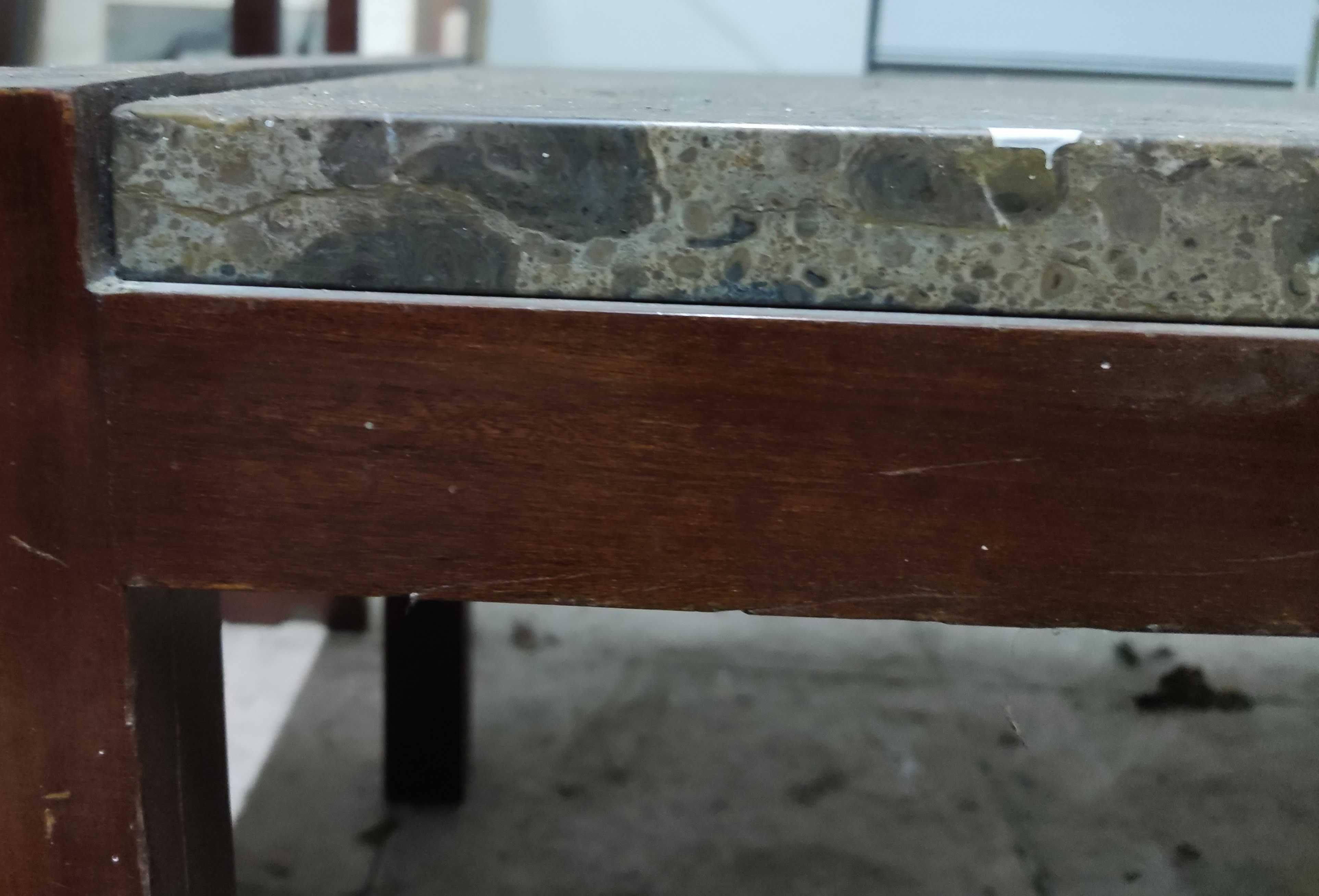 Mesa de Centro tampo de mármore