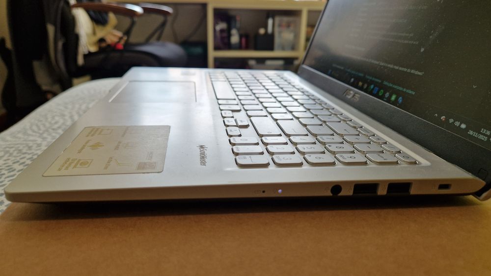 Asus VivoBook X515 i5-11th gen  8gb RAM 512gb ROM