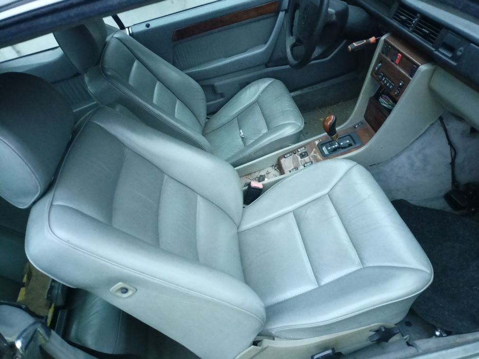 Mercedes W124 coupe środek szary fotele boczki tapicerka