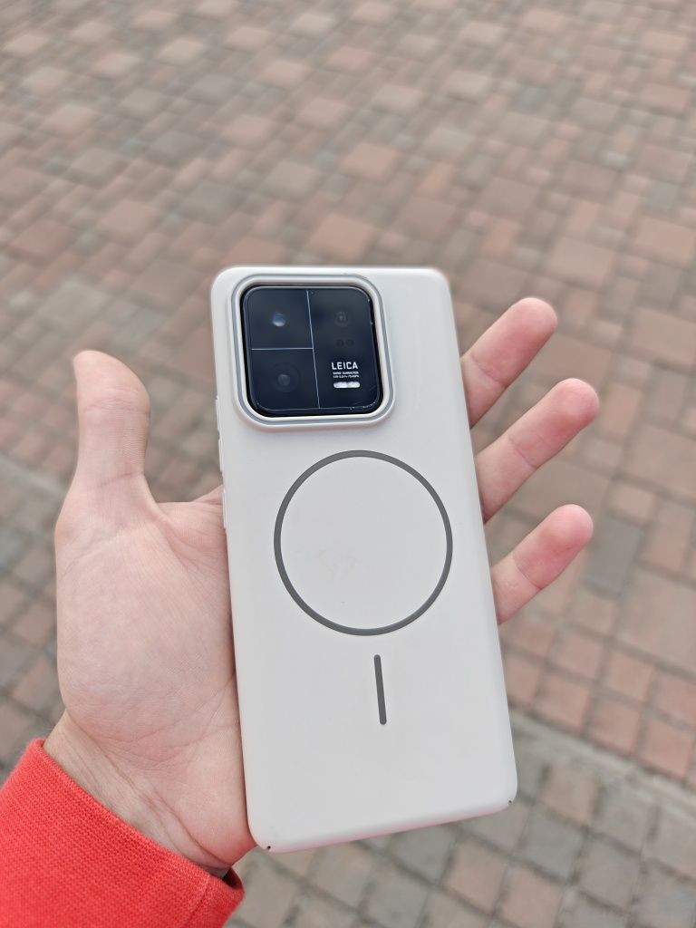 Xiaomi 13 pro NFC 8/128 идеал.