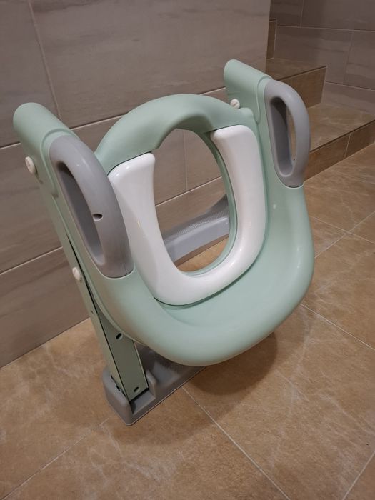 Дитяче сидіння зі сходом з унітазу