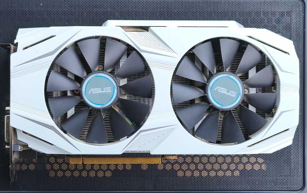 Видеокарта ASUS GTX 1060 3Gb Dual полурабочая