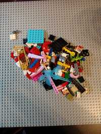 Zestaw klocków i dodatków kompatybilne z figurkami i klockami Lego