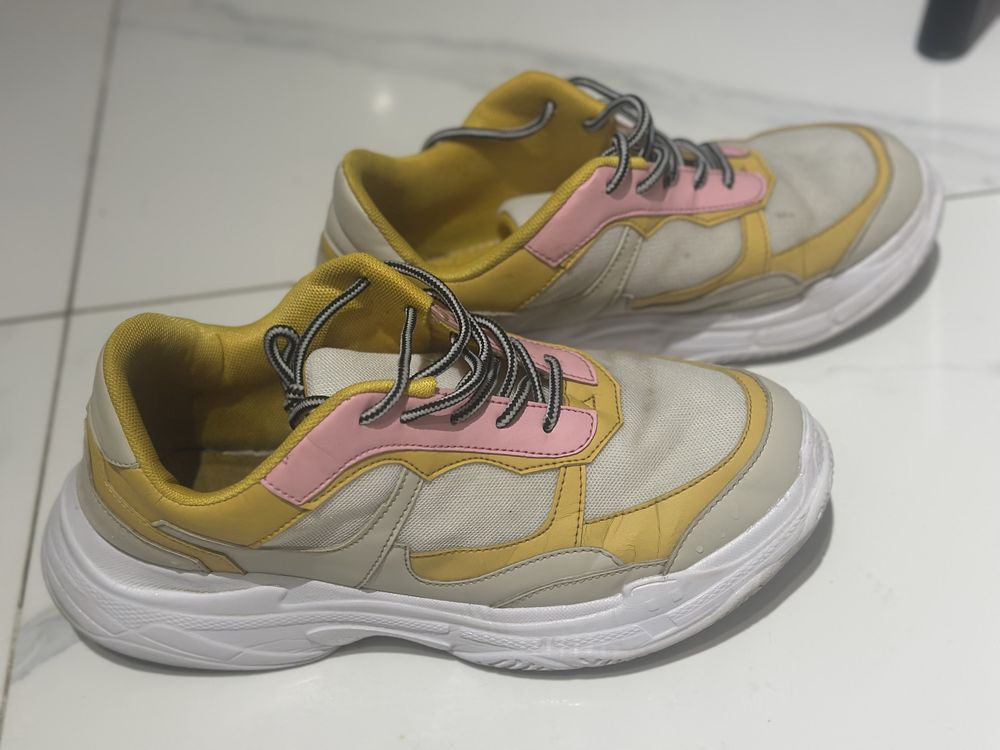 Sprzedam buty 42