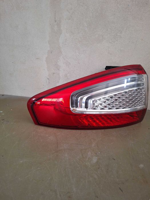 Lampa tylna prawa w błotnik Mondeo mk4 H/B  lift