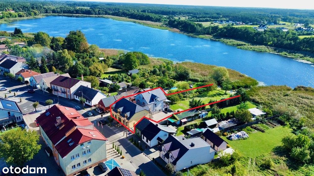 Dom i sklep w centrum nad jeziorem