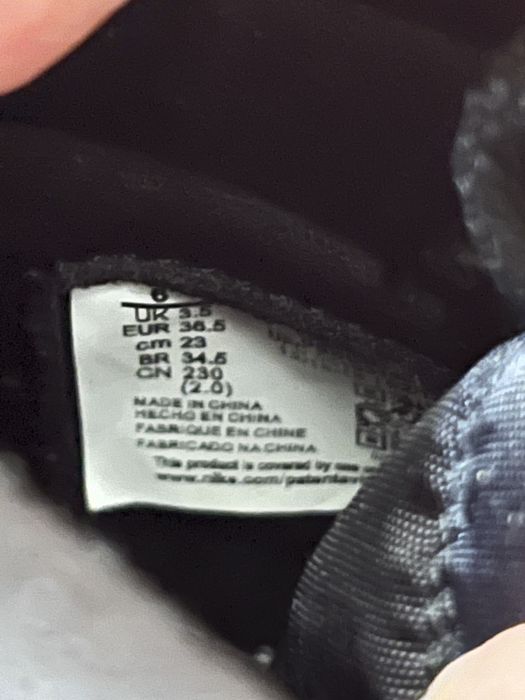 Jordan 1 Mid Laranja Preto