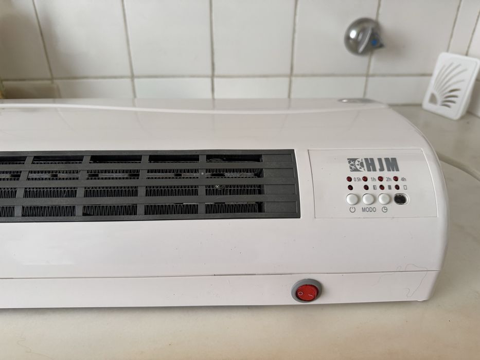 Aquecedor de parede casa de banho