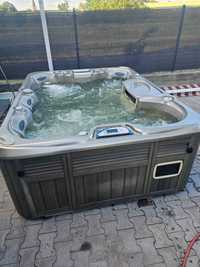 jacuzzi caloroczne taras ogrod Sundance spas marin