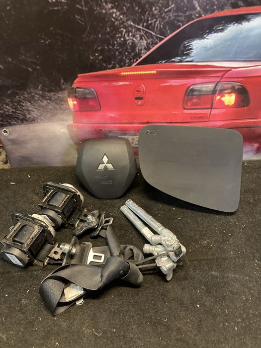 Комплект безпеки (подушки ремні) Airbag Mitsubishi Space Star 2