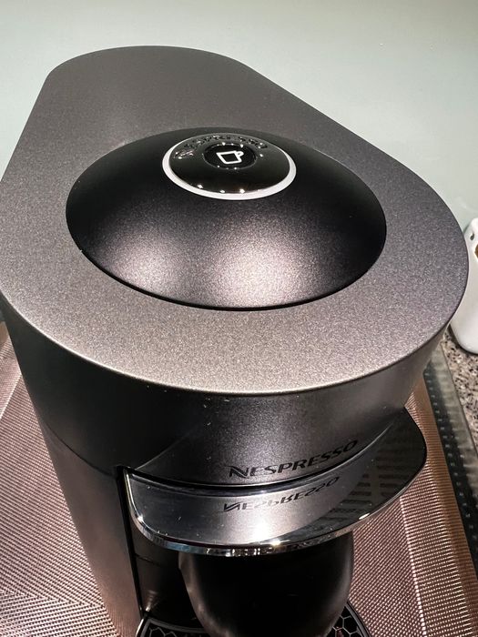 Máquina de café Nespresso VertuoPlus Deluxe