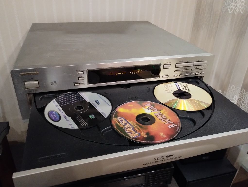 CD-ченжер Onkyo dx-c340