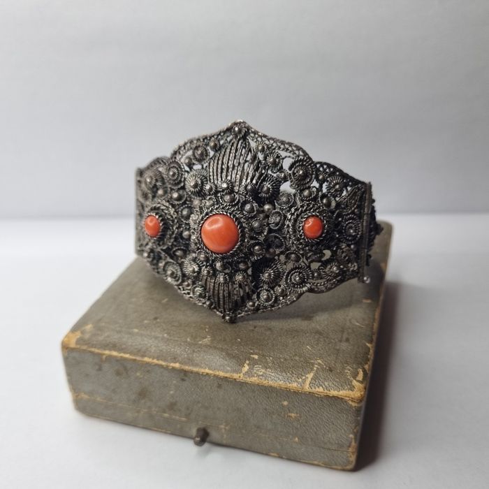 Antyk bransoletka srebrna filigranowa z koralem szlachetnym srebro