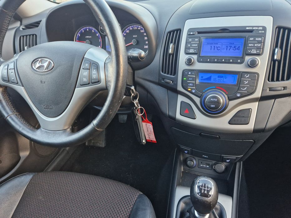 Hyundai i30 2012 rok bogate wyposażenie niski przebieg bdb stan