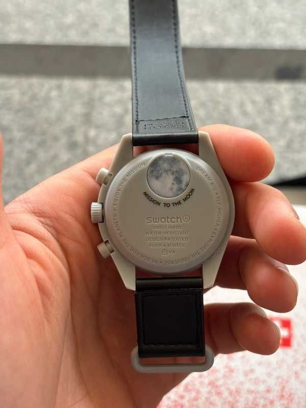 Omega x Swatch Moon SO33M100 - Uniwersalny na ziemi i w kosmosie