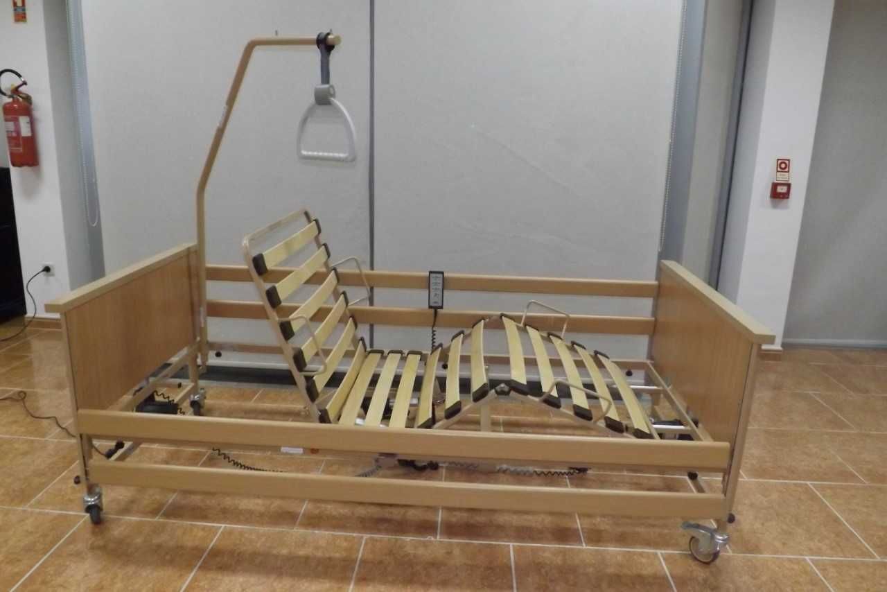 Cama articulada elétrica e elevatória Semi Nova com Garantia