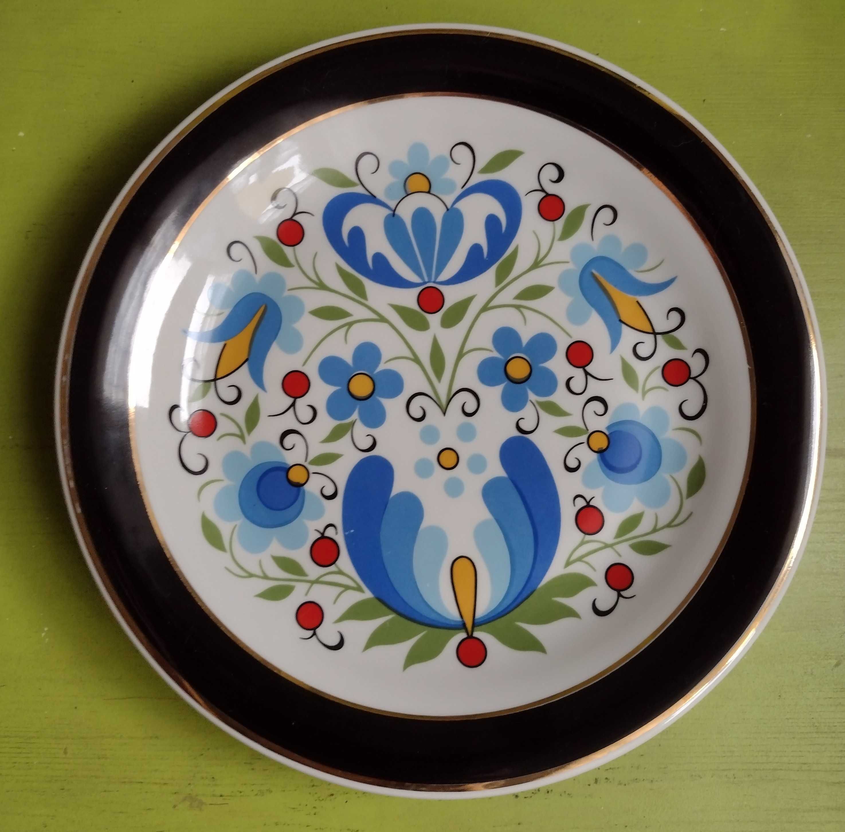 Talerz dekoracyjny kwiaty wzór kaszubski porcelana LUBIANA złocony PRL