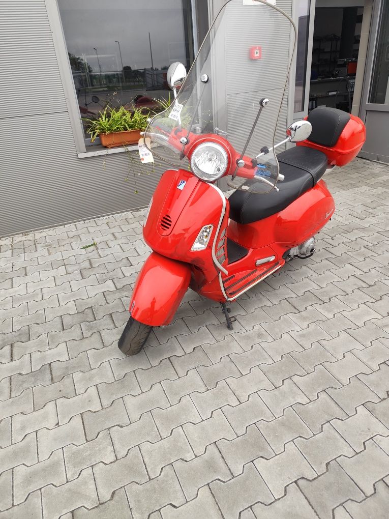 Vespa GTS 125/50 uszkodzona 2003 rok