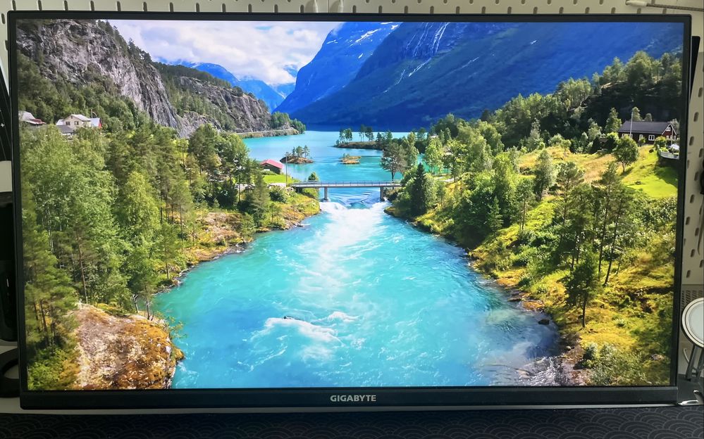 Monitor Gigabyte M32U 31,5” UHD 4K, IPS, 144Hz, KVM, stan BDB