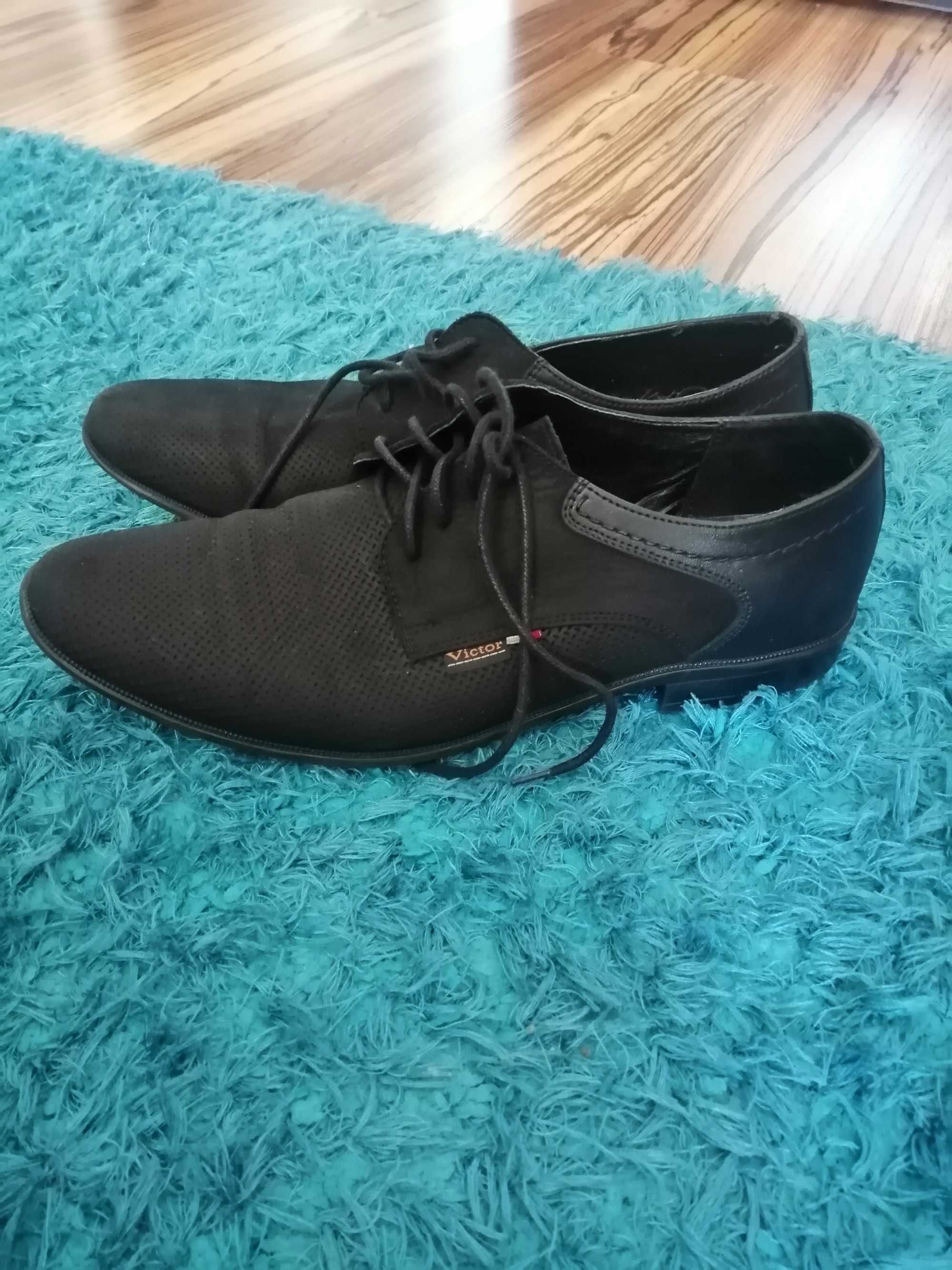 Buty chłopięce eleganckie r 38