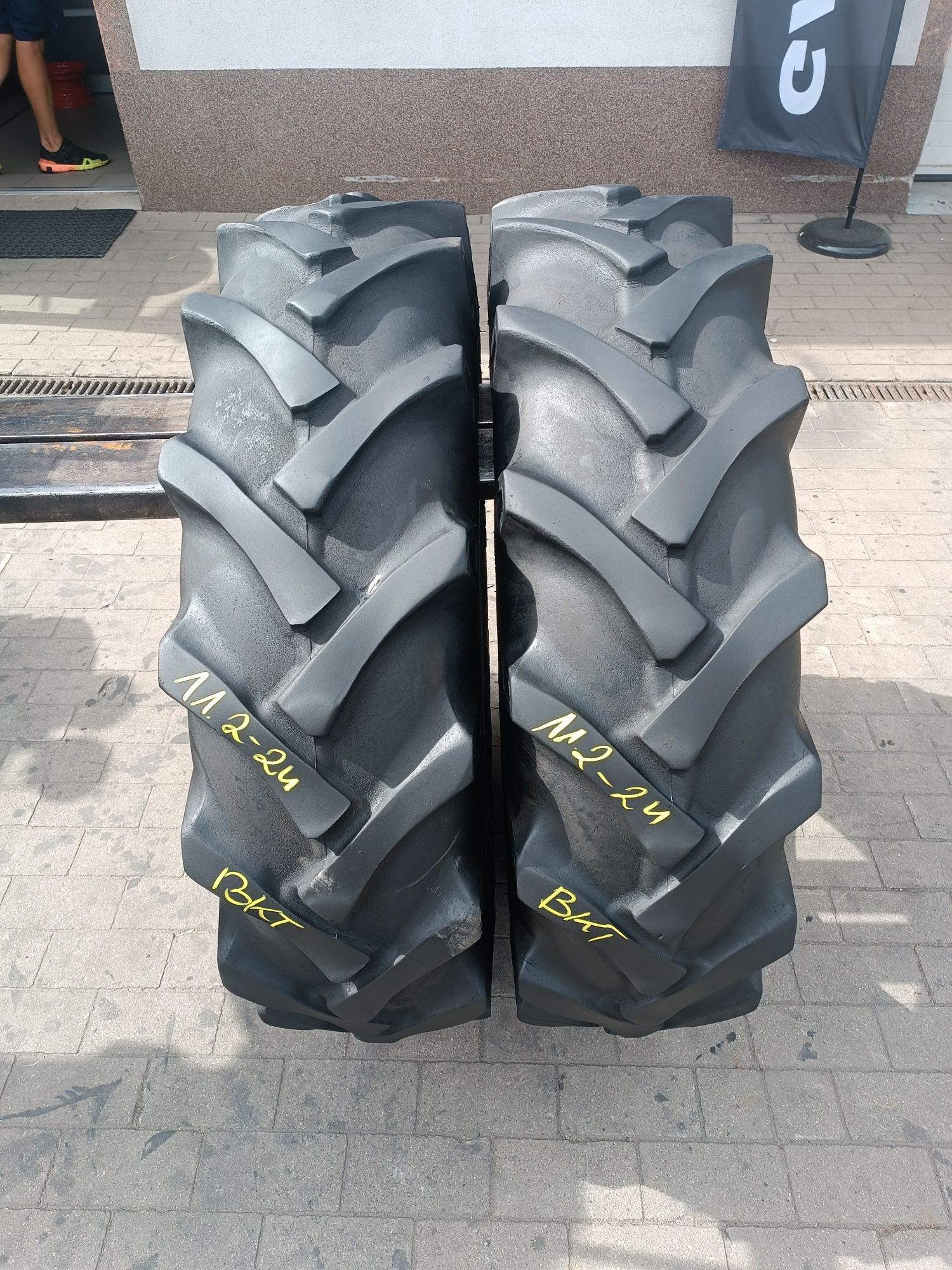 11.2-24 BKT TR-135 opony rolnicze 11.2R24