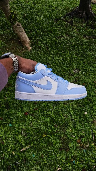 Sapatilhas Nike Jordan 1 Low White 'Ice Blue' - Branco e Azul