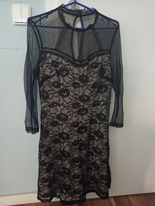 Sukienka koktajlowa koronkowa